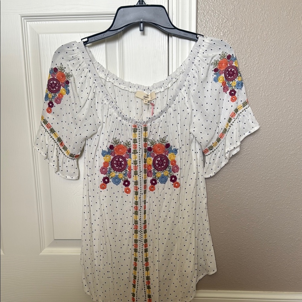 Entro White and Red Flutter Sleeve Blouse with Ruffled Details